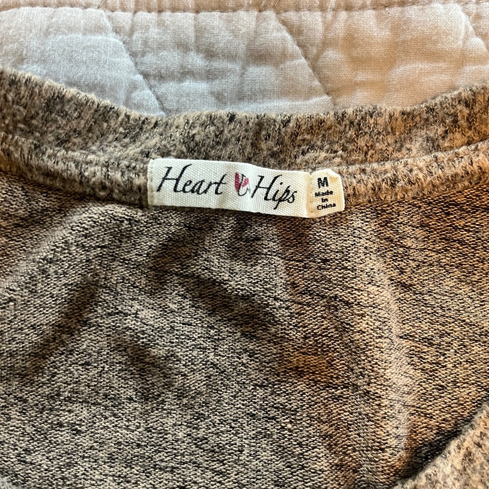 Heart Hips long sleeve tunic sweater size M